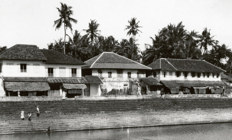 കോഴിക്കോട്ടെ ആദ്യകാല പാർപ്പിടങ്ങൾ  ‐ 1936 ലെ ഫോട്ടോ (Photocourtesy by J.B. Fisher Royal Geographical Society via Getty Images)